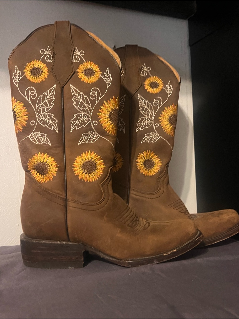 Women's Brown Sunflower Embroidered Heeled Western Boots